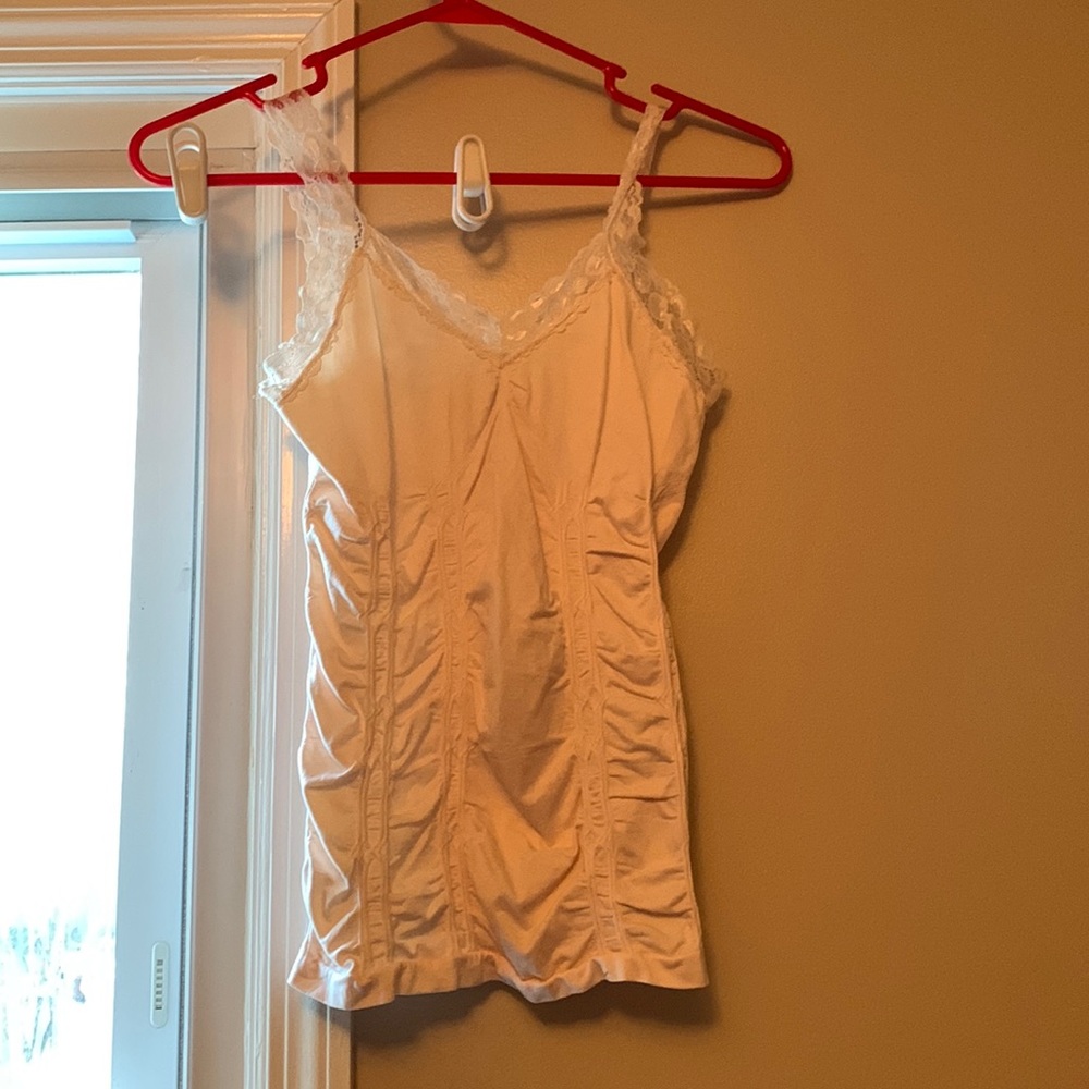 Ruched tank top trimmed with lace